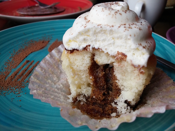 tiramisu cupcake at patcha cafe, baguio