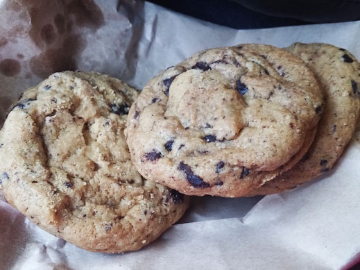 chocolate chip cookies (patch cafe, baguio)
