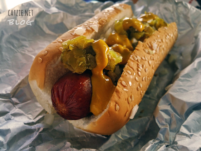hotdog-in-bun-s&r-new-york-style-pizza-subic-review-2