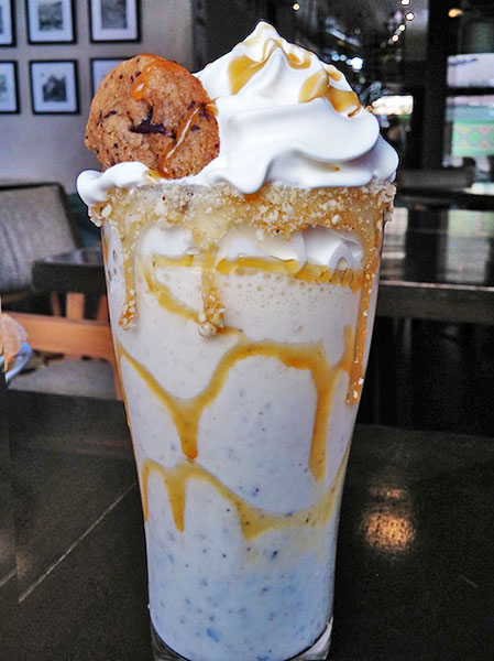 banana cookie shake at patch cafe
